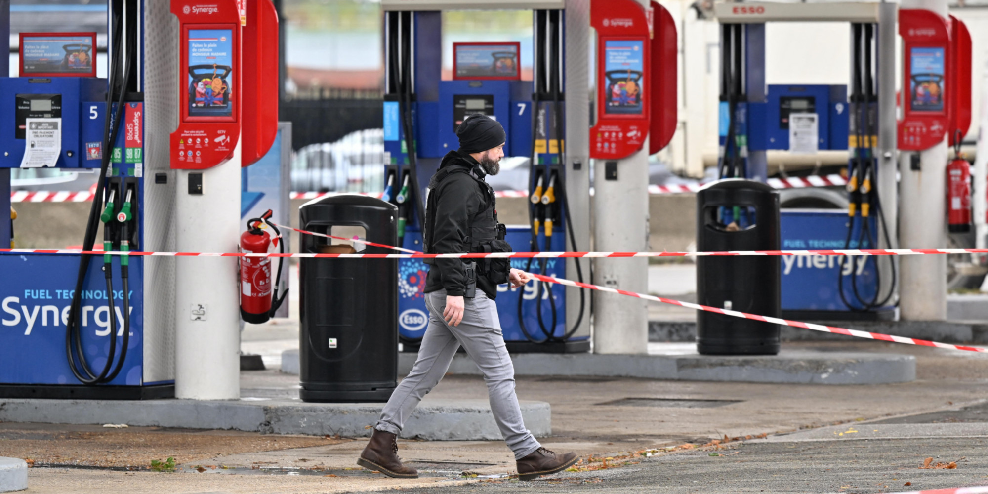 Un mort, cinq blessés, le parquet antiterroriste saisi… Ce qu'il faut savoir sur l'attaque dans les Yvelines