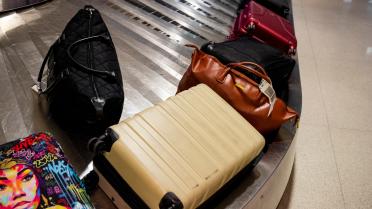 Chaque année, des millions de bagages sont égarés dans les aéroports du monde entier.