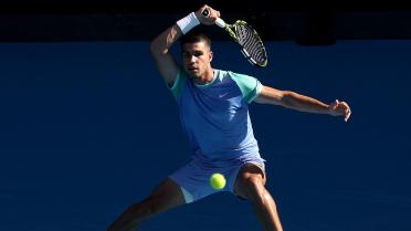 À Melbourne, Carlos Alcaraz, numéros 3 mondial, va tenter de remporter son premier Open d’Australie.