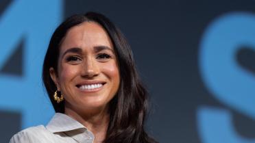 Meghan Markle a mis fin aux rumeurs de mésentente avec Gwyneth Paltrow en apparaissant à ses côtés dans une vidéo surprise 
