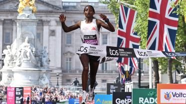 Marathon de Londres : Assefa dans l'histoire, Sawe devant les meilleurs