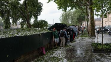 Météo : la région parisienne touchée par de violents orages de grêle 