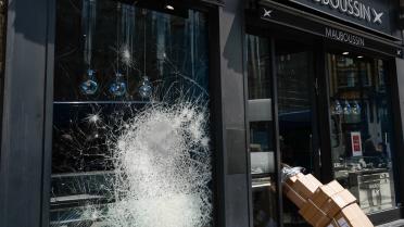 Casseurs : qu'est-ce que le «fonds émeutes» inspiré du dispositif pour les catastrophes naturelles ?