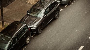 Pourquoi des milliers de places de stationnement vont disparaître en ville d'ici au 31 décembre 2026