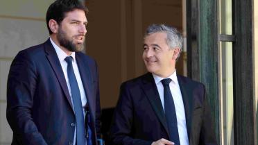 Vincent Jeanbrun et Gérald Darmanin ont signé une circulaire sanctionner les casseurs via une réduction de leurs aides sociales.