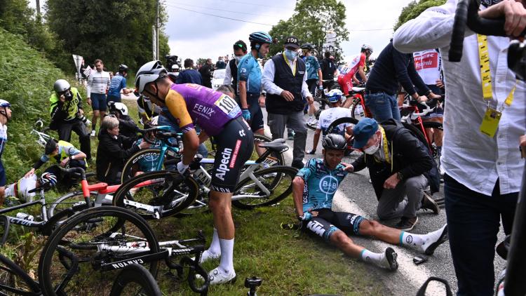Tour de France 2021 chute première étape Anne-Christine POUJOULAT / POOL / AFP