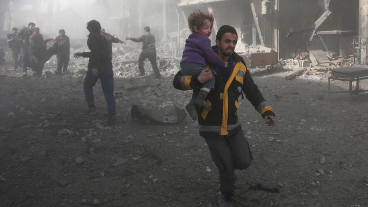 En Syrie, dix civils ont été tués dans de nouvelles frappes du régime sur la Ghouta orientale, lundi matin.