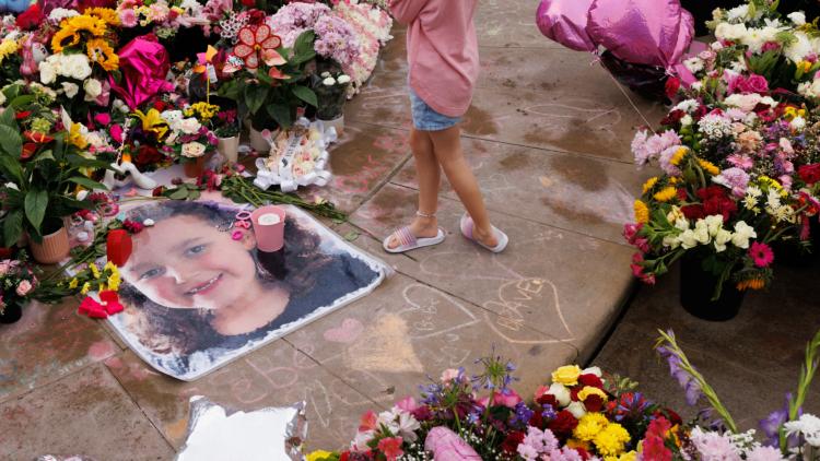 Royaume-Uni : le meurtrier de trois fillettes condamné à un minimum de 52 ans de prison