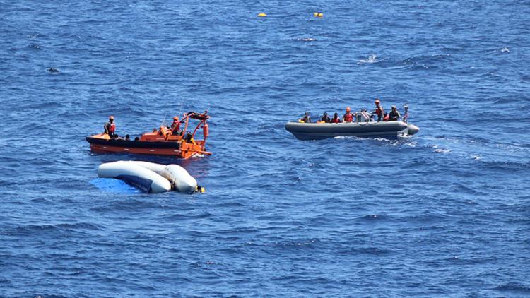 42 migrants secourus par la marine US recueillis par les gardes-côtes ...