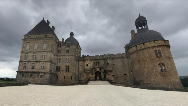 Château de Hautefort, crédit : capture d'écran Google Street View - 1280
