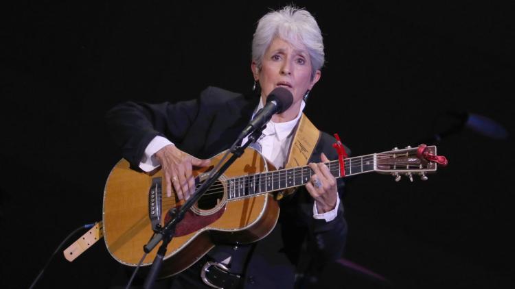 Joan Baez n'a pas pu rentrer au Pachamama, jeudi soir.
