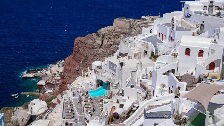 Grèce : nouvelles secousses sismiques au large de Santorin, dont l'une supérieure à 5