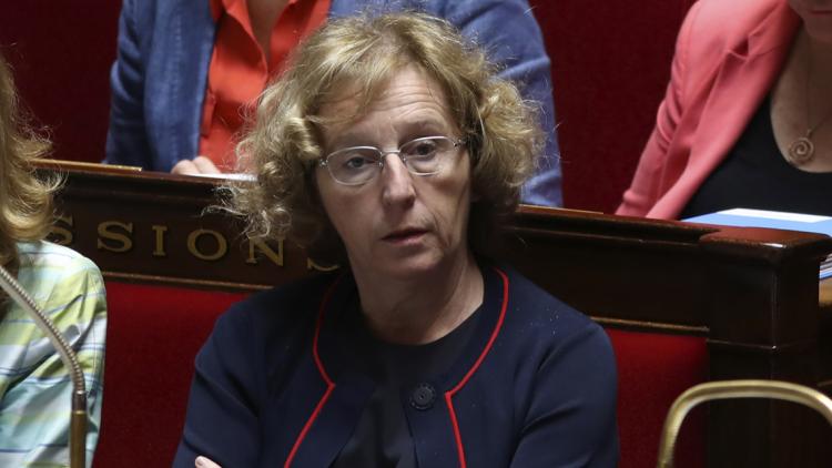 Muriel Pénicaud estime que les contrats aidés sont "coûteux" et "inefficaces" contre le chômage.