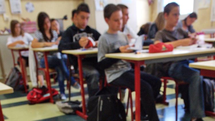 Élèves à l'école, 1280x640