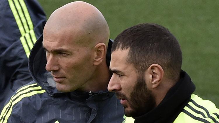 Benzema Zidane Real Madrid foot GERARD JULIEN / AFP 1280