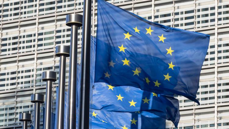 Droits de douane : l’Union européenne contre-attaque, mais cède sur le bourbon pour protéger les vins et spiritueux