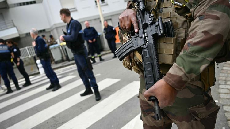 Nantes : l'étrange manifeste envoyé par l'auteur de l'agression mortelle dans un lycée avant son passage à l'acte