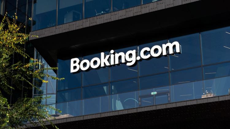 Booking.com : la Suisse contraint la plate-forme d'abaisser ses commissions après des abus sur les prix