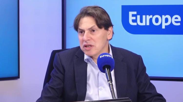 «C'est le Premier ministre le plus impopulaire de la Ve République ...