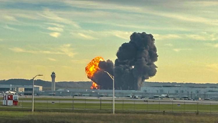 États-Unis : plusieurs caméras embarquées ont filmé le crash d'un avion-cargo UPS