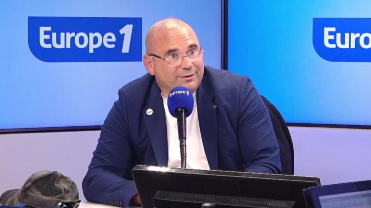Violences urbaines : «Nous avons été débordés», reconnaît Axel Ronde, syndicaliste policier, qui réclame «l’état d’urgence»