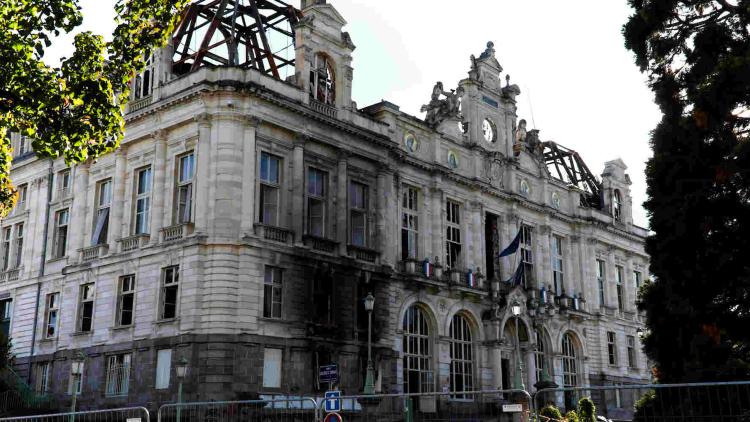 Mairie incendiée à Limoges : un second suspect, âgé de 66 ans, arrêté ...