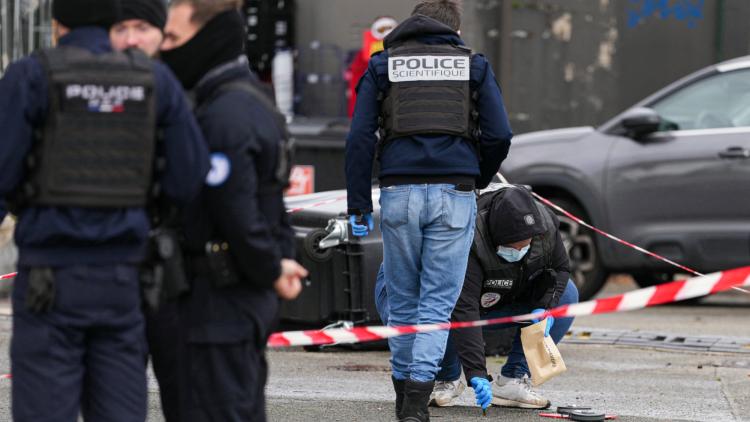 Attentat terroriste dans les Yvelines : ce que l'on sait du suspect